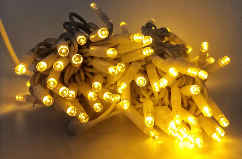 PROfesionali lempučių girlianda POLAMP, 10m (5+5), 100 LED, klasikinė balta, baltu laidu, IP67